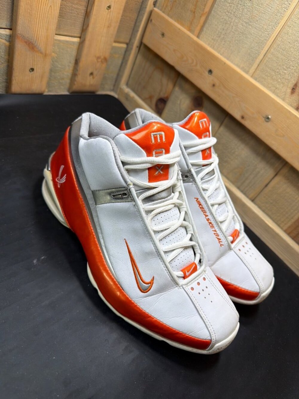 Vintage 2002 Nike Air Max Elite X Mens Size 10 White Orange Sneakers 303965-108 - Picture 2 of 11